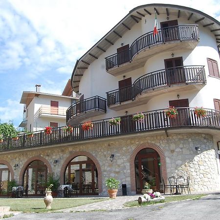 B&B La Tana Dell'Orso Villalago 외부 사진